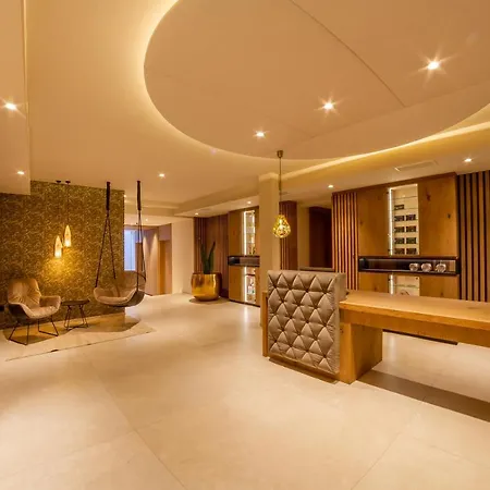 Hotel Tyrol Family Retreat