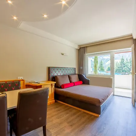 Hotel Tyrol Family Retreat
